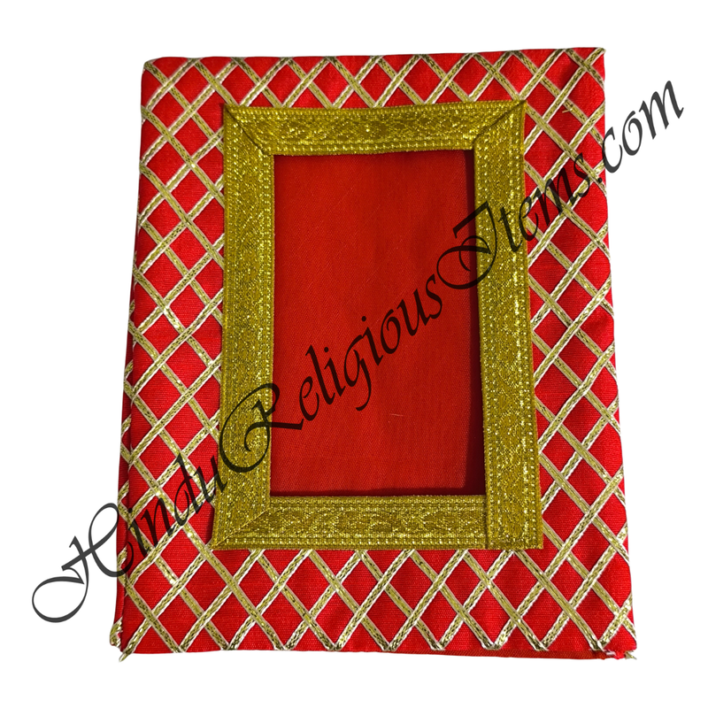 Chitraji Coloured Cotton Vastra With Golden Criss-Cross Lace
