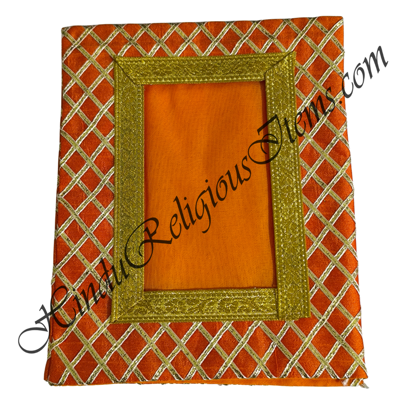 Chitraji Coloured Cotton Vastra With Golden Criss-Cross Lace