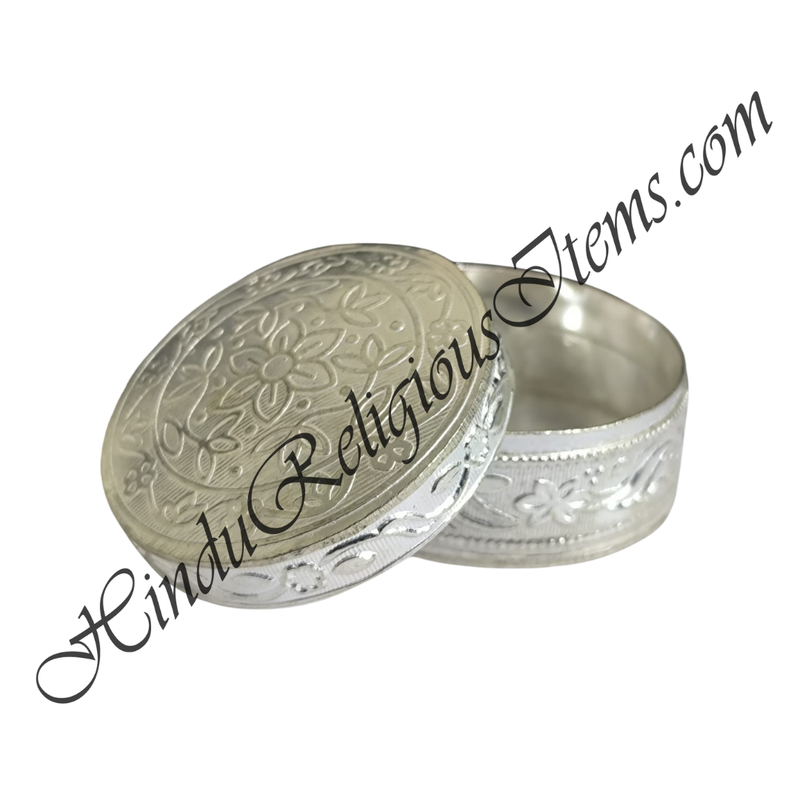 White Metal Raound Shape Bantaji With Carving Design